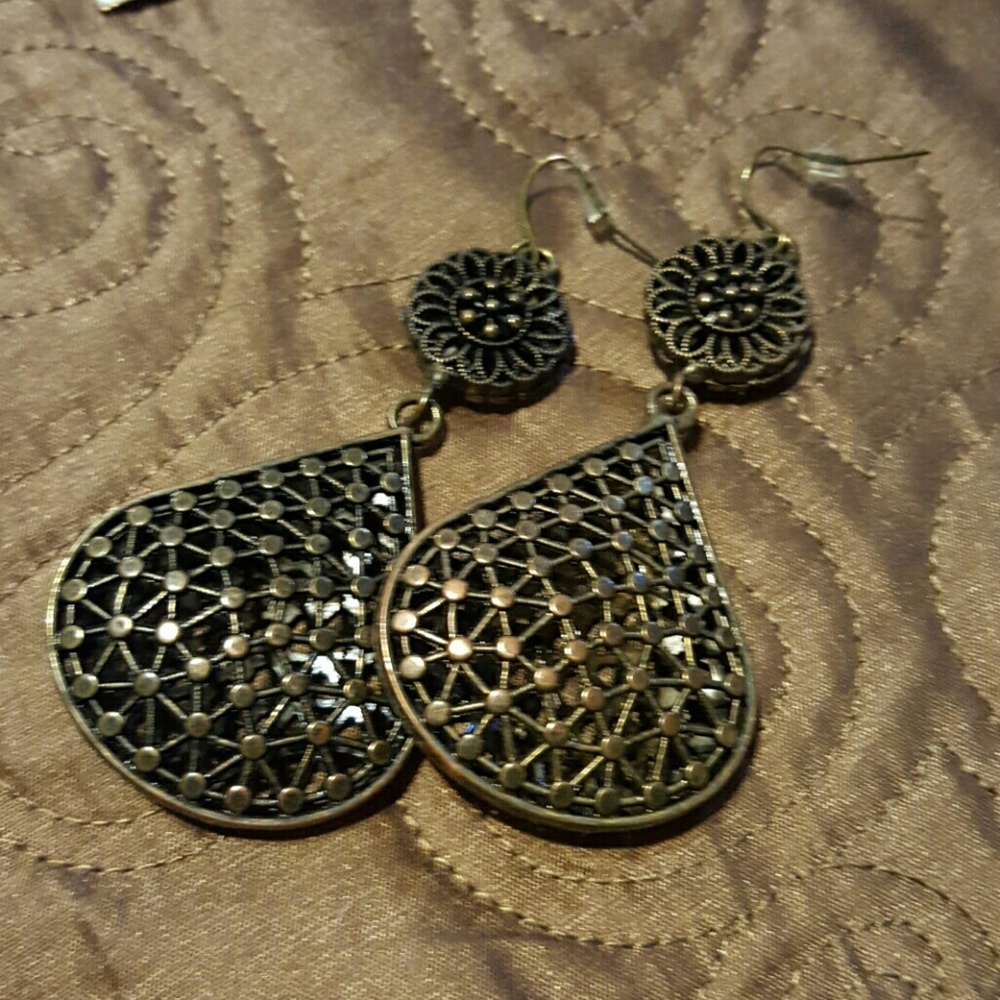 Dress earrings